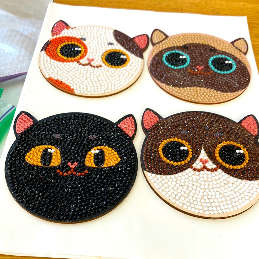 4 cat face coasters on wood. Handmade. Crystal dot design. NWOT. Bme4004